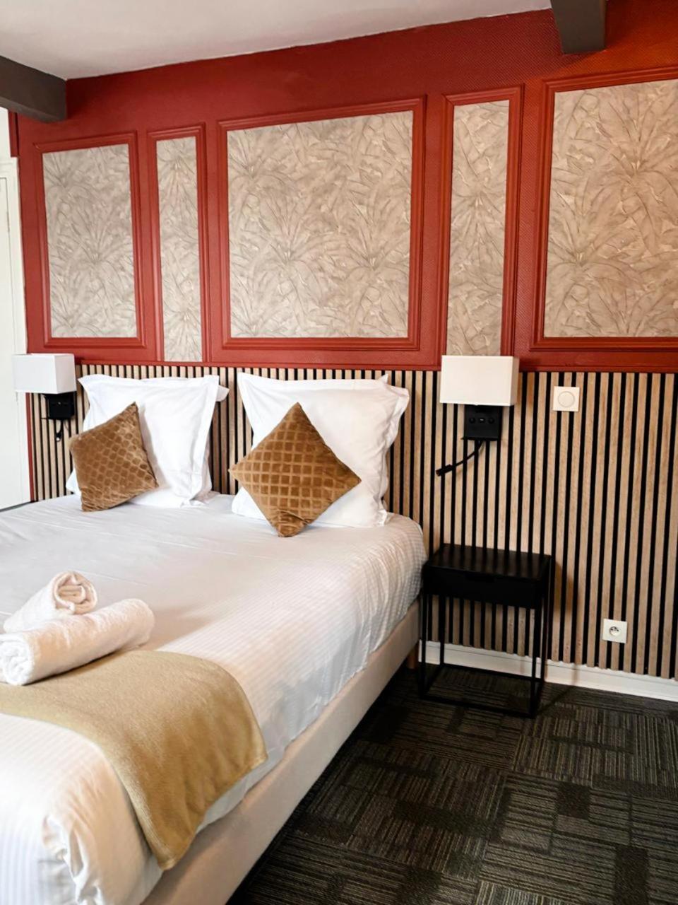 Hotel Le Lion D'Or Bernay  Esterno foto